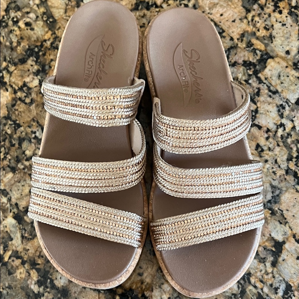 Skechers Women's Cream Wedge Sandal NWOT